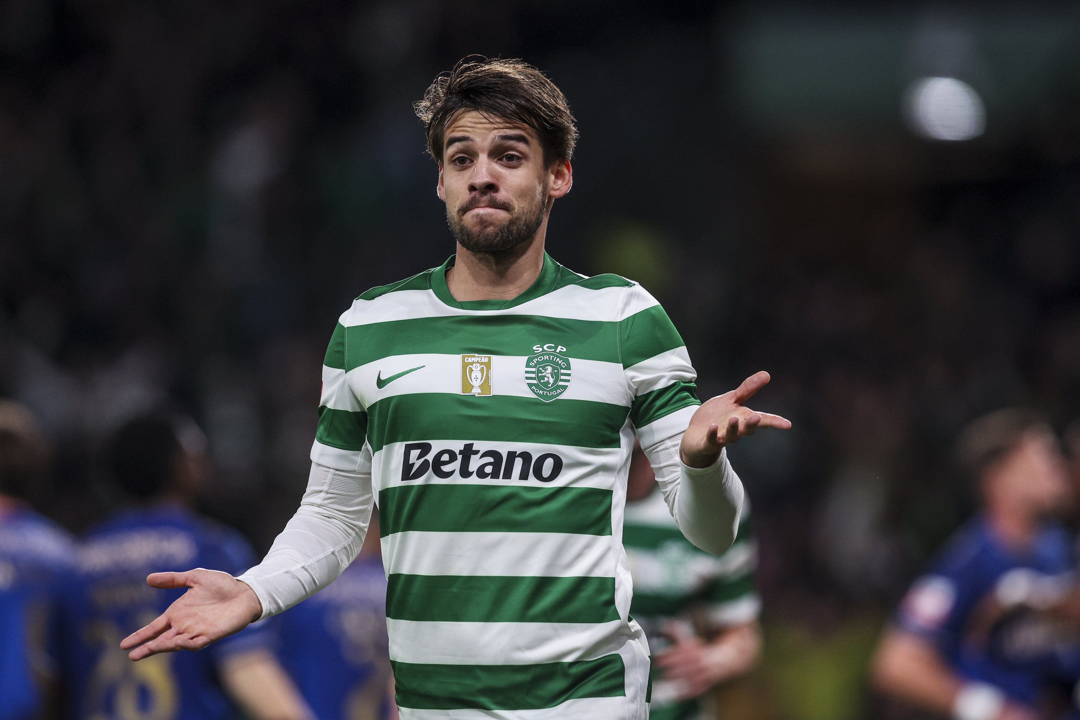 Bragança de saída para o Torino